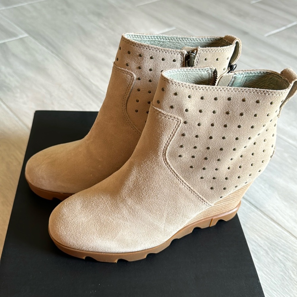 Sorel Joan Uptown Bootie Stud size 8.5 brand new